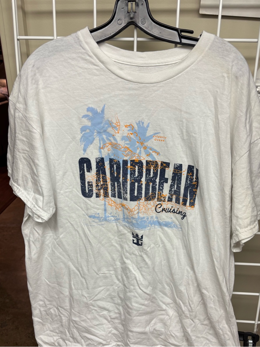 Royal Caribbean Cruising T-Shirt Size XL Short Sleeve Cotton EUC Sun Tropics